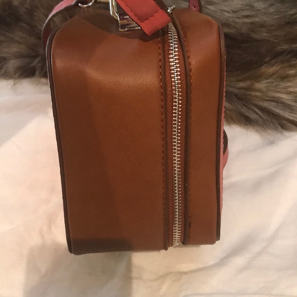 Pleather lunchbox. Really unique and functional - Picture 4 of 7